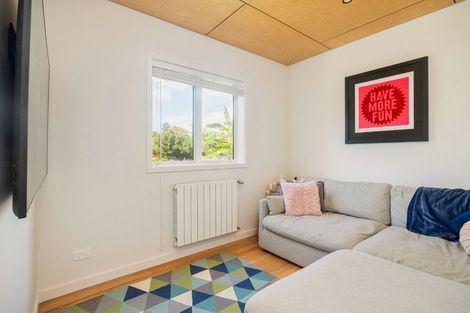 Photo of property in 11 Westbourne Road, Murrays Bay, Auckland, 0630