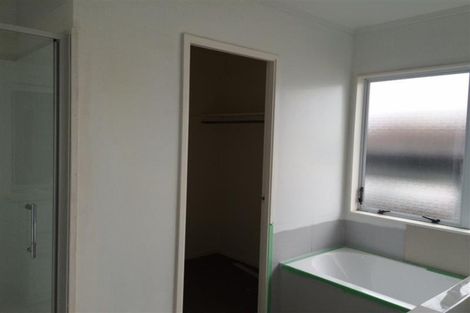 Photo of property in 66 De Quincey Terrace, Highland Park, Auckland, 2010