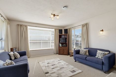 Photo of property in 332 Memorial Avenue, Burnside, Christchurch, 8053