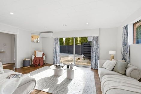 Photo of property in 76 Avonhead Road, Avonhead, Christchurch, 8042