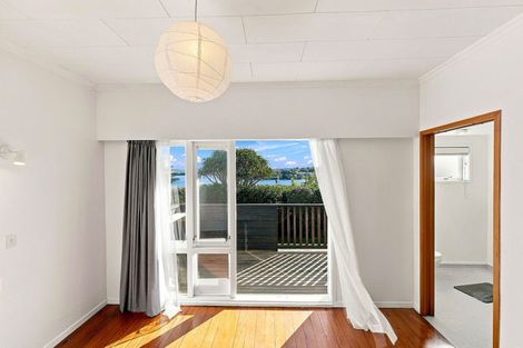 Photo of property in 308 Hurstmere Road, Takapuna, Auckland, 0622
