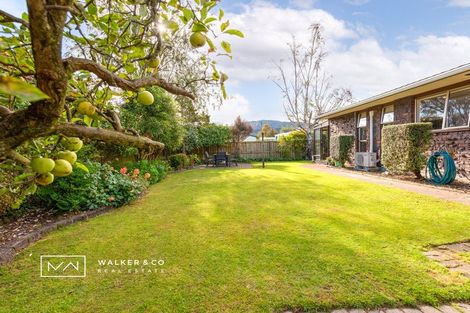 Photo of property in 2/54 Heretaunga Square, Silverstream, Upper Hutt, 5019