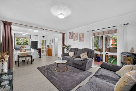 Photo of property in 209b Edmonton Road, Te Atatu South, Auckland, 0610