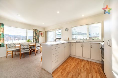 Photo of property in 10 Woodland Mews, Wainuiomata, Lower Hutt, 5014