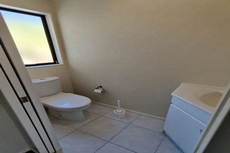 Photo of property in 8 Hattaway Avenue, Bucklands Beach, Auckland, 2012