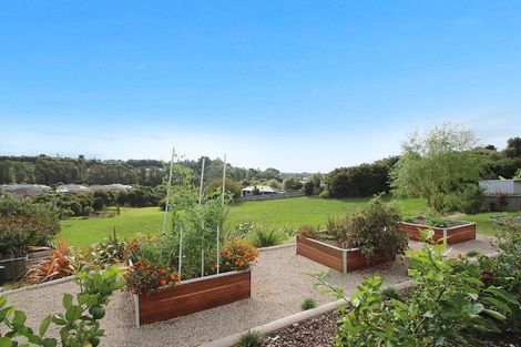 Photo of property in 94 Oteki Park Drive, Welcome Bay, Tauranga, 3112