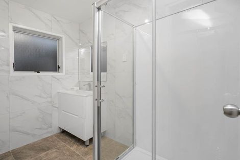 Photo of property in 2/4 Roys Road, Weymouth, Auckland, 2103