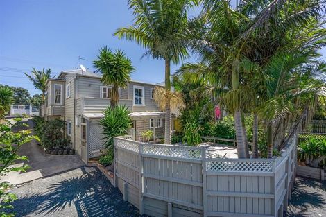 Photo of property in 96 Calliope Road, Stanley Point, Auckland, 0624