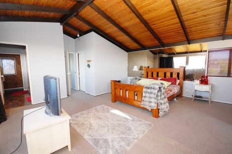 Photo of property in 1/134 Aberdeen Road, Campbells Bay, Auckland, 0620
