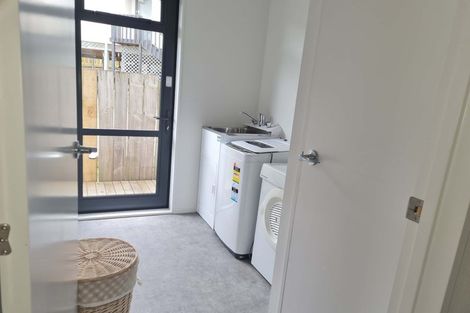 Photo of property in 54a Meadowood Drive, Unsworth Heights, Auckland, 0632