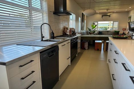 Photo of property in 5 Burness Road, Greenmeadows, Napier, 4112