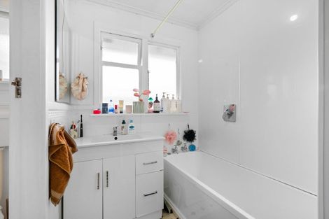 Photo of property in 2 Aileen Place, Upper Riccarton, Christchurch, 8041