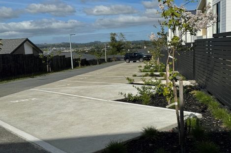 Photo of property in 10 Balthazar Road, Kumeu, 0810