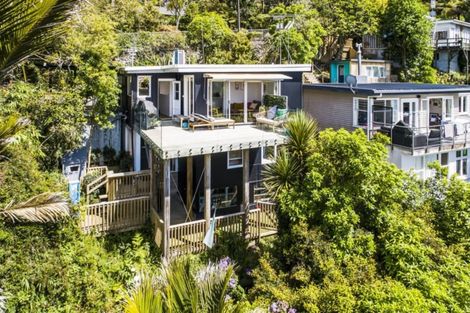 Photo of property in 12 Otitori Bay Road, Titirangi, Auckland, 0604