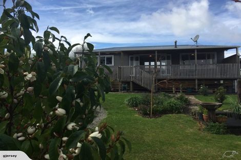 Photo of property in 10 Helga Crescent, Te Atatu Peninsula, Auckland, 0610