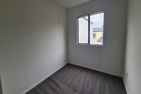 Photo of property in 37 Rakich Place, Henderson, Auckland, 0612