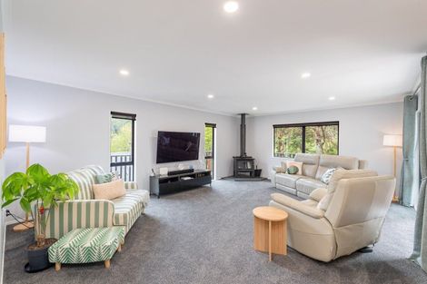 Photo of property in 43 Forest Road, Pinehaven, Upper Hutt, 5019