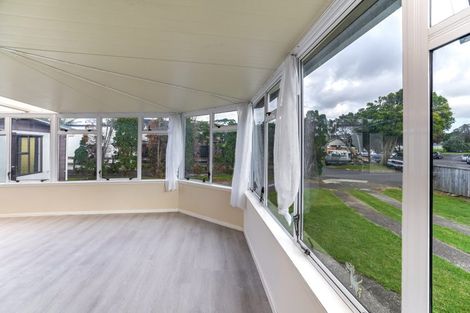 Photo of property in 10 Sealand Place, Mangere Bridge, Auckland, 2022