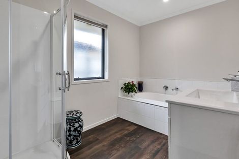 Photo of property in 26 Key West Drive, One Tree Point, 0118