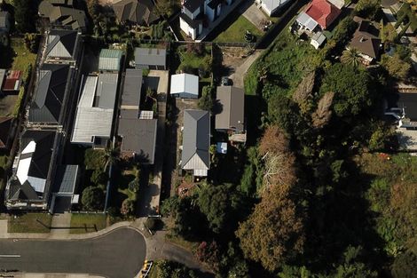 Photo of property in 16 River Road, Te Atatu Peninsula, Auckland, 0610