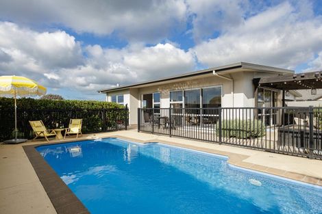Photo of property in 48 Merlot Drive, Greenmeadows, Napier, 4112