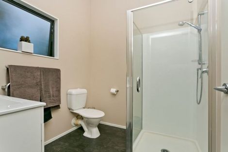 Photo of property in 63b Sunset Road, Totara Vale, Auckland, 0632