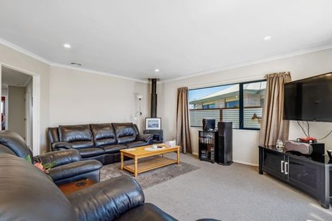 Photo of property in 32 Somerset Crescent, Highbury, Palmerston North, 4412