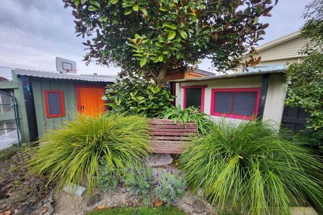 Photo of property in 6 Kenilworth Road, Oamaru North, Oamaru, 9400