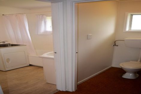 Photo of property in 3/318 Te Atatu Road, Te Atatu South, Auckland, 0610