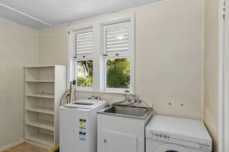 Photo of property in 194 Naenae Road, Naenae, Lower Hutt, 5011