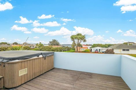 Photo of property in 10 Marine Parade, North New Brighton, Christchurch, 8083