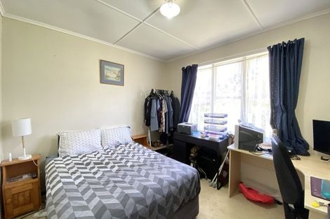 Photo of property in 17 William Souter Street, Forrest Hill, Auckland, 0620