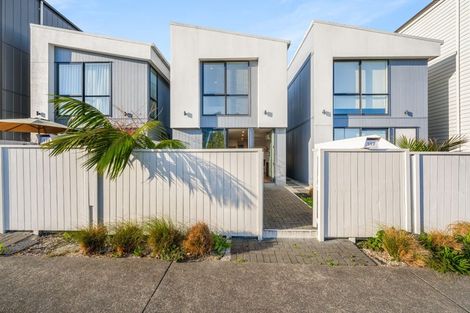 Photo of property in 117 Tarapuka Road, Westgate, Auckland, 0814