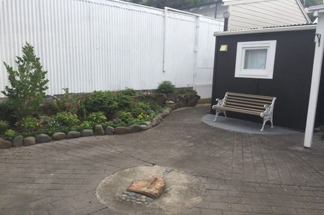 Photo of property in 2 Chaucer Road, Hospital Hill, Napier, 4110