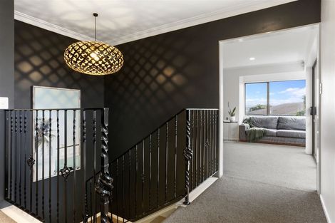 Photo of property in 8 Higham Ferrers Place, Red Beach, 0932