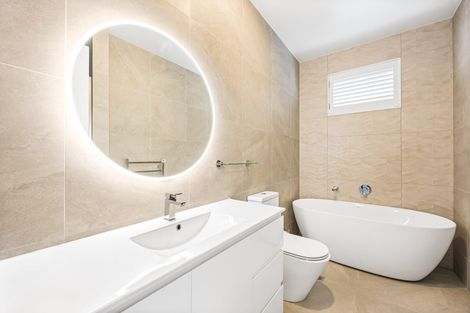 Photo of property in 100 Tarapuka Road, Westgate, Auckland, 0814