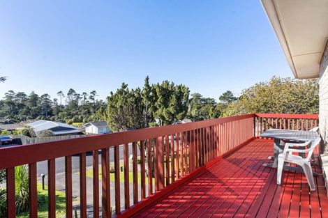 Photo of property in 27 Fitzwater Place, Henderson, Auckland, 0612