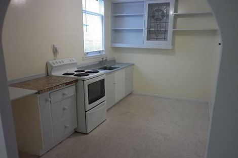 Photo of property in 29 Marine Parade, Bluff Hill, Napier, 4110