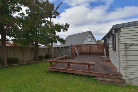 Photo of property in 1/90 Target Road, Totara Vale, Auckland, 0629