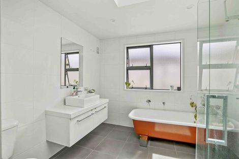 Photo of property in 33a Waimea Street, Westown, New Plymouth, 4310