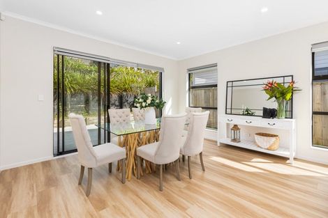 Photo of property in 3 Vintry Drive, Kumeu, 0810