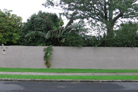 Photo of property in 19 Swan Crescent, Pakuranga, Auckland, 2010