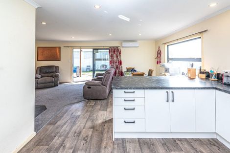 Photo of property in 12 Beaumaris Avenue, Castlecliff, Whanganui, 4501