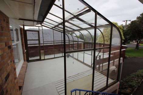 Photo of property in 122 Flanshaw Road, Te Atatu South, Auckland, 0610