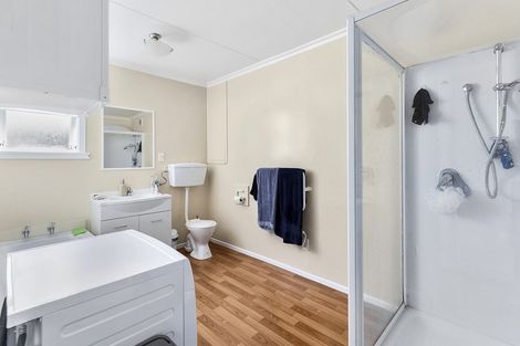 Photo of property in 3 Thames Street, Island Bay, Wellington, 6023