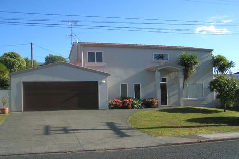 Photo of property in 2 Merriefield Avenue, Forrest Hill, Auckland, 0620
