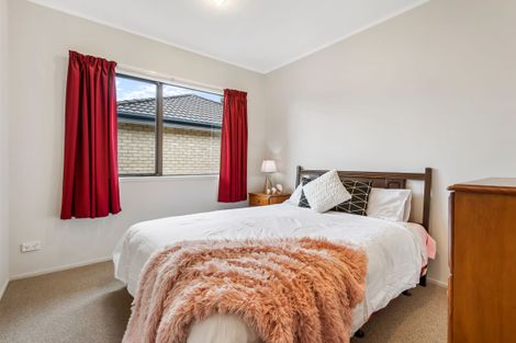 Photo of property in 96a Collingwood Road, Waiuku, 2123