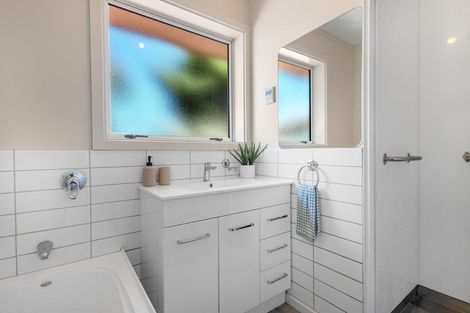 Photo of property in 52 West-watson Avenue, Hillmorton, Christchurch, 8025