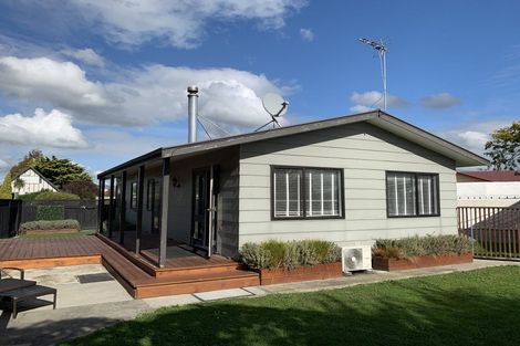 Photo of property in 11 Hilton Grove, Kelvin Grove, Palmerston North, 4414