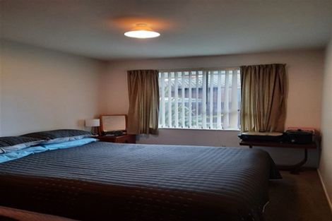 Photo of property in 1/82 Royal Park Drive, Parklands, Christchurch, 8083